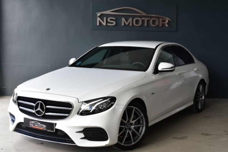 MERCEDES-BENZ CLASE E 220D 194CV 9G  AMG INT Y EXT