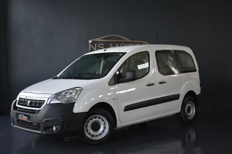 PEUGEOT PARTNER  TEPEE ACCESS 1.6 HDI 100CV 5 PLAZAS DOBLE PUERTA LATERAL - NACIONAL - UNICO PROPIETARIO - IVA DEDUCIBLE