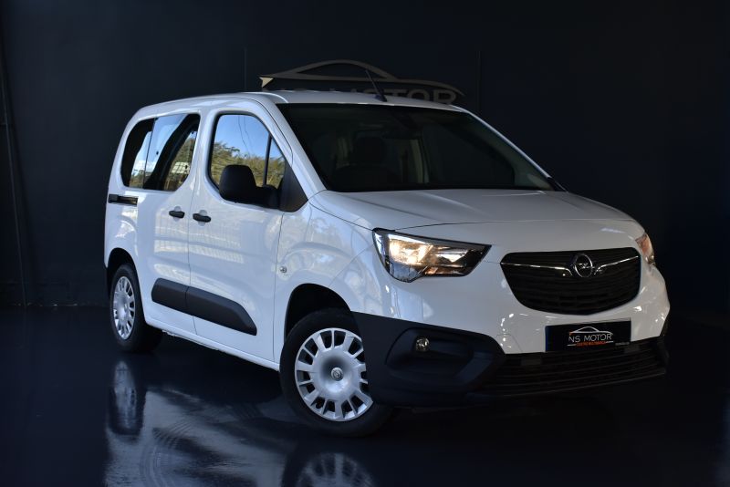 OPEL COMBO LIFE EXPRESSION 1.5 CDTI 75CV - NACIONAL- NICO PROPIETARIO- IVA DEDUCIBLE