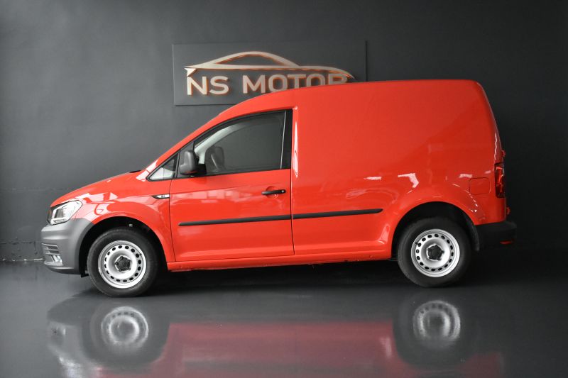 VOLKSWAGEN CADDY PROFESIONAL FURGN BMT 2.0 TDI 75CV  - NACIONAL - NICO PROPIETARIO - IVA DEDUCIBLE