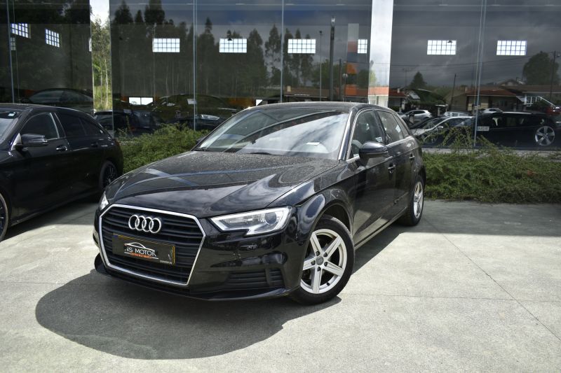 AUDI A3 A3 SPORTBACK 1.6 TDI CR  116CV 6 VELOCIDADES NICO PROPIETARIO - IVA DEDUCIBLE