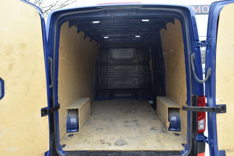 VOLKSWAGEN CRAFTER 35 FURGON BM TA L3H2 2.0TDI 140CV - NACIONAL - UNICO PROPIETARIO - IVA DEDUCIBLE