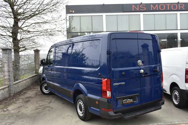 VOLKSWAGEN CRAFTER 35 FURGON BM TA L3H2 2.0TDI 140CV - NACIONAL - UNICO PROPIETARIO - IVA DEDUCIBLE