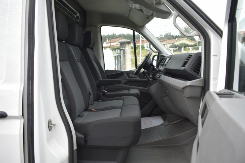 VOLKSWAGEN CRAFTER 35 FURGON BL TA L4H3 2.0TDI 140CV - NACIONAL - UNICO PROPIETARIO - IVA DEDUCIBLE