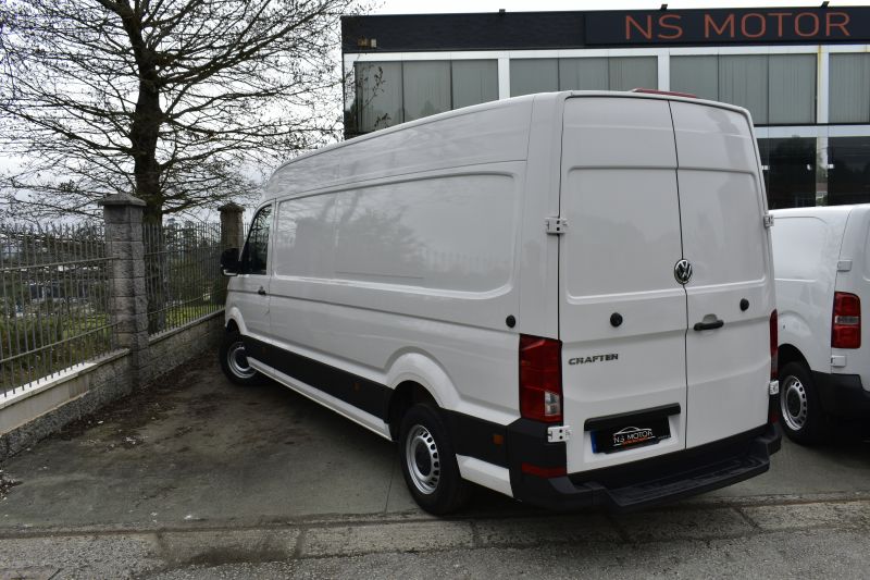 VOLKSWAGEN CRAFTER 35 FURGON BL TA L4H3 2.0TDI 140CV - NACIONAL - UNICO PROPIETARIO - IVA DEDUCIBLE