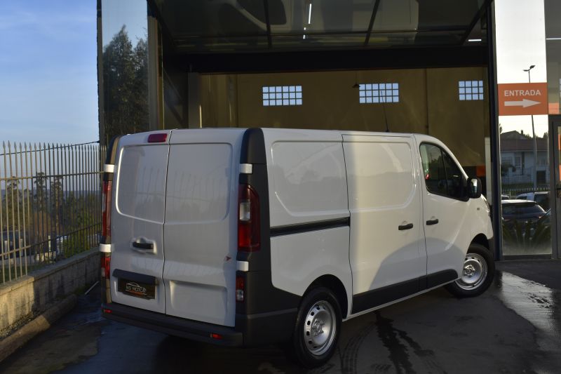 RENAULT TRAFIC III  FURGON L1H1 2 7T CONFORT 1.6 DCI 115CV NACIONAL - UNICO PROPIETARIO - IVA DEDUCIBLE