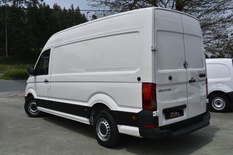 VOLKSWAGEN CRAFTER 35 FURGON BM TA  2.0TDI 140CV - NACIONAL - UNICO PROPIETARIO - IVA DEDUCIBLE