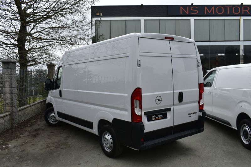 OPEL MOVANO FURGON 3.5T L2H2 2.2 CDTI 140CV- GARANTIA OFICIAL - NACIONAL - UNICO PROPIETARIO - IVA DEDUCIBLE