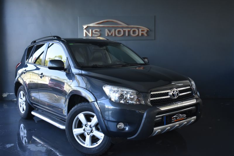 TOYOTA RAV 4 2.2 4X4 177CV PREMIUM - NACIONAL 