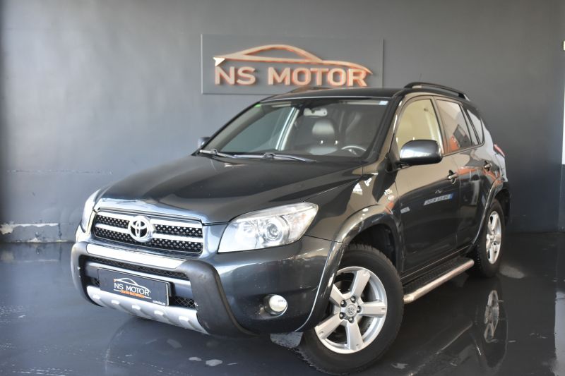 TOYOTA RAV 4 2.2 4X4 177CV PREMIUM - NACIONAL 