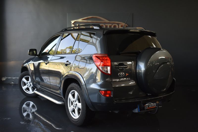 TOYOTA RAV 4 2.2 4X4 177CV PREMIUM - NACIONAL 