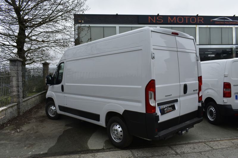 PEUGEOT BOXER FURGÓN TECHO ELEVADO 335 L2H2 PREMIUM 2.0 BLUEHDI 140CV - NACIONAL - UNICO PROPIETARIO - IVA DEDUCIBLE