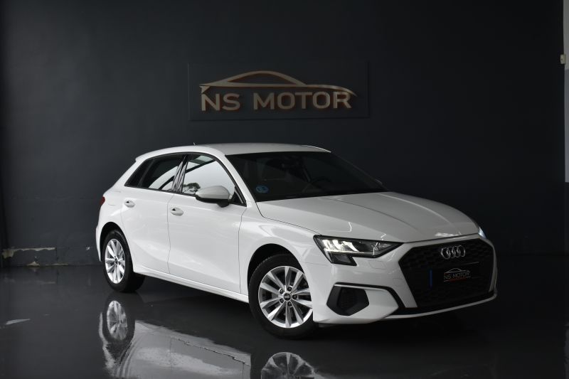 AUDI A3 SPORTBACK 30 TFSI 1.0 110CV STRONIC - NACIONAL- UNCIO PROPIETARIO - IVA DEDUCIBLE