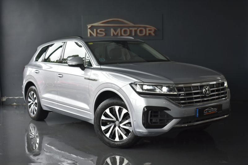 VOLKSWAGEN TOUAREG PREMIUM 3.0 V6 231CV TIPTRONIC 4MOTION - NACIONAL  - UNICO PROPIETARIO - IVA DEDUCIBLE