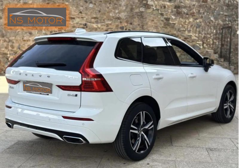 VOLVO XC60 2.0 D4 R DESIGN AUTO 195CV AWD  - NACIONAL- UNICO PROPIETARIO - IVA DEDUCIBLE