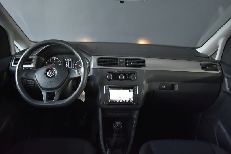 VOLKSWAGEN CADDY KOMBI 5 PLAZAS 2.0 TDI 102CV TRENDLINE UNICO PROPIETARIO  - IVA DEDUCIBLE