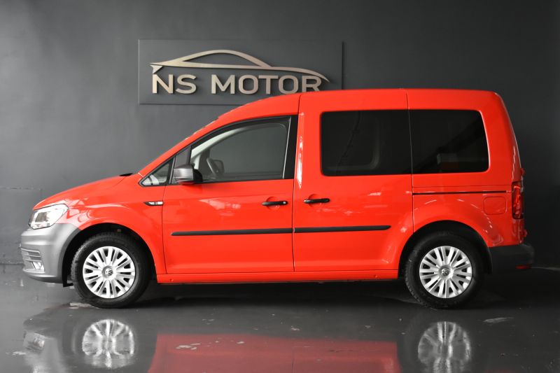 VOLKSWAGEN CADDY KOMBI 5 PLAZAS 2.0 TDI 102CV TRENDLINE UNICO PROPIETARIO  - IVA DEDUCIBLE