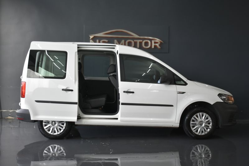 VOLKSWAGEN CADDY KOMBI 5 PLAZAS 2.0 TDI 75CV - IVA DEDUCIBLE