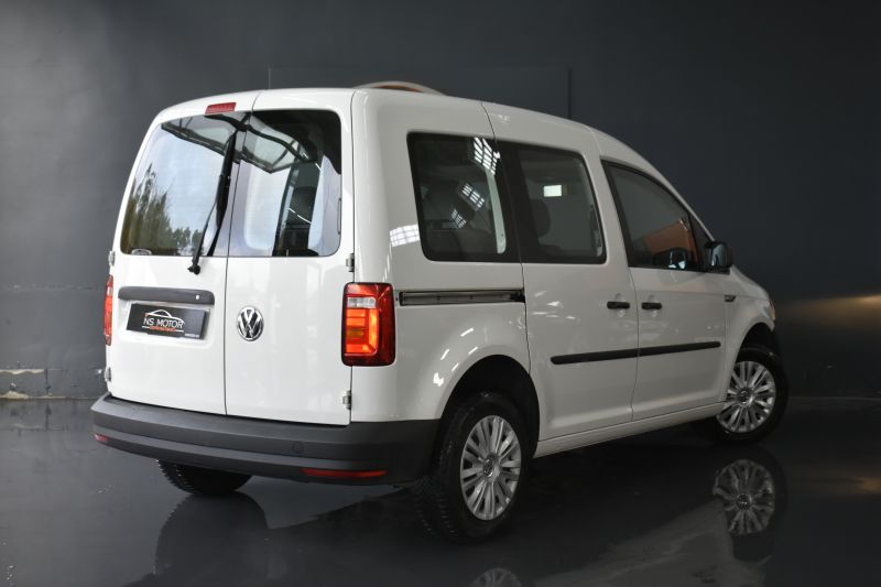 VOLKSWAGEN CADDY KOMBI 5 PLAZAS 2.0 TDI 75CV - IVA DEDUCIBLE