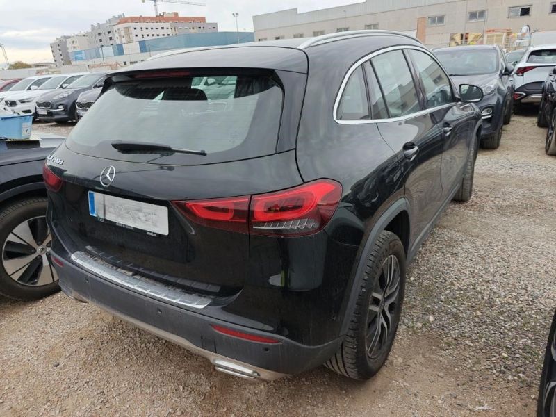 MERCEDES-BENZ GLA 200D 150CV 