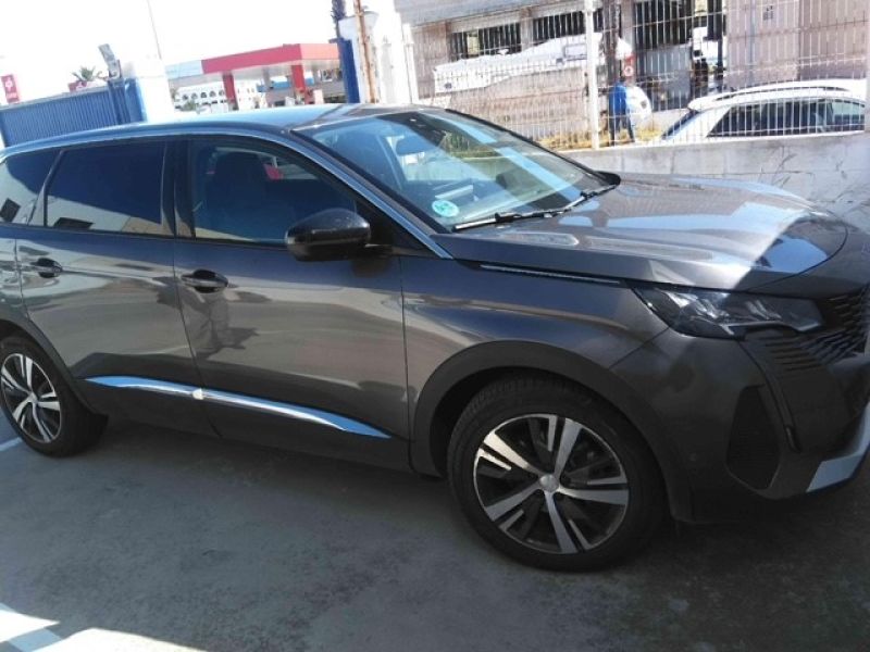 PEUGEOT 5008 1.5 BLUEHDI 130CV ALLURE 7 PLAZAS NACIONAL - UNICO PROPIETARIO - IVA DEDUCIBLE 