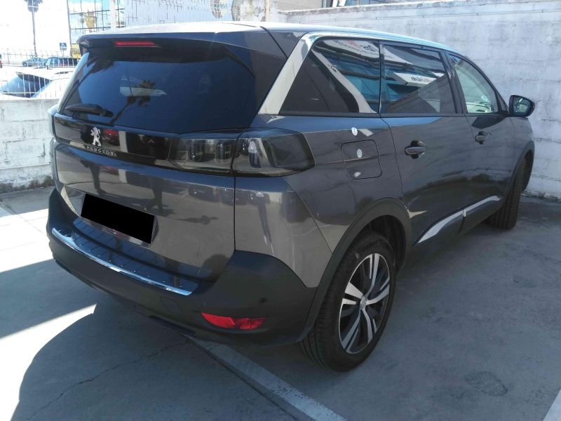 PEUGEOT 5008 1.5 BLUEHDI 130CV ALLURE 7 PLAZAS NACIONAL - UNICO PROPIETARIO - IVA DEDUCIBLE 